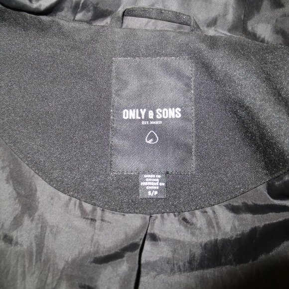 Black only & sons windbreaker. - Picture 5 of 5